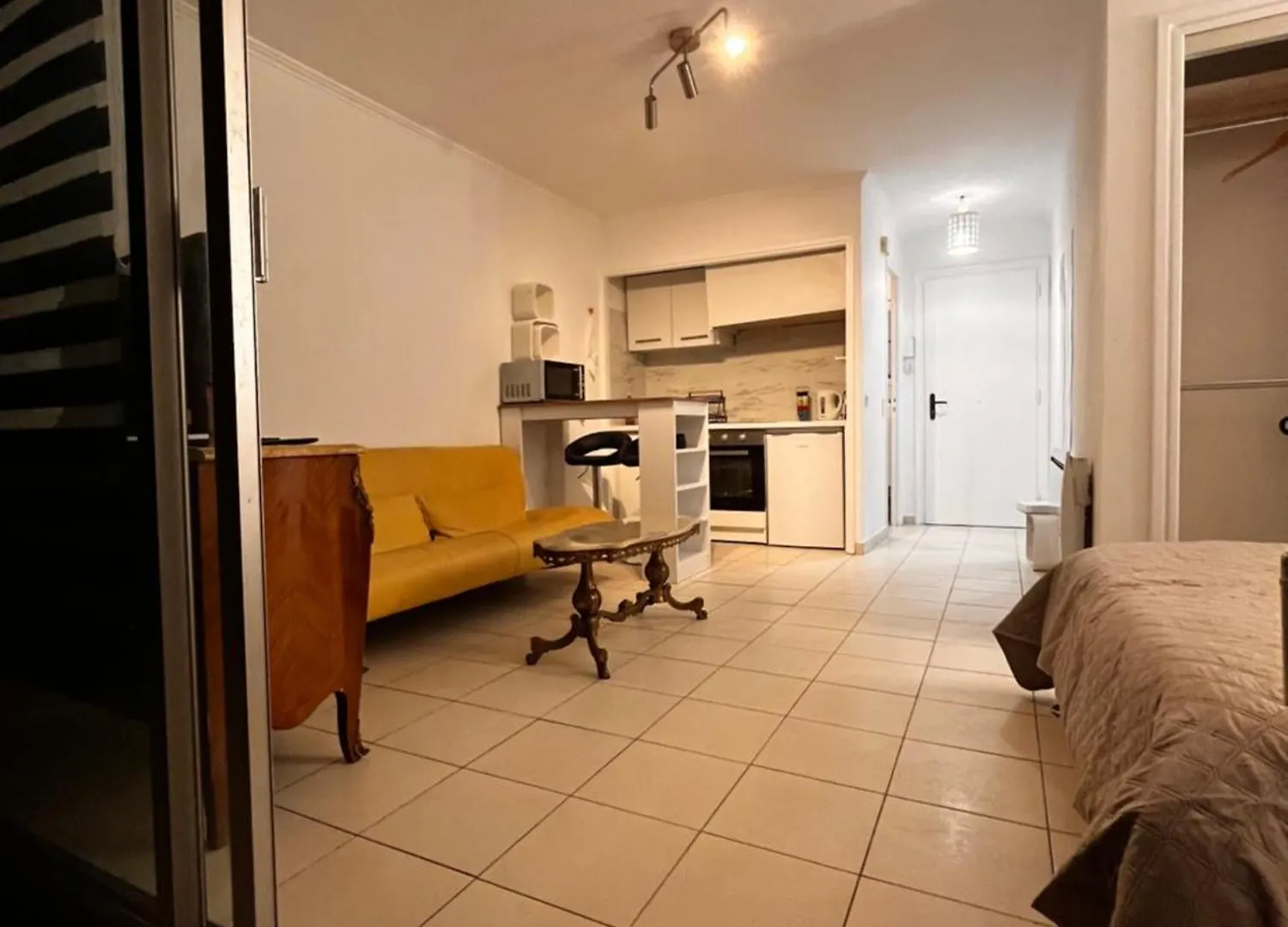 Large Studio In Cannes Near La Croisette And Beach Apartment